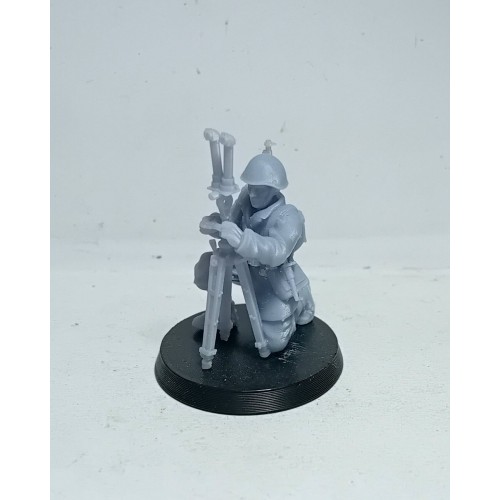 28 mm Greek Soldier with Binoculars WW2 unpainted